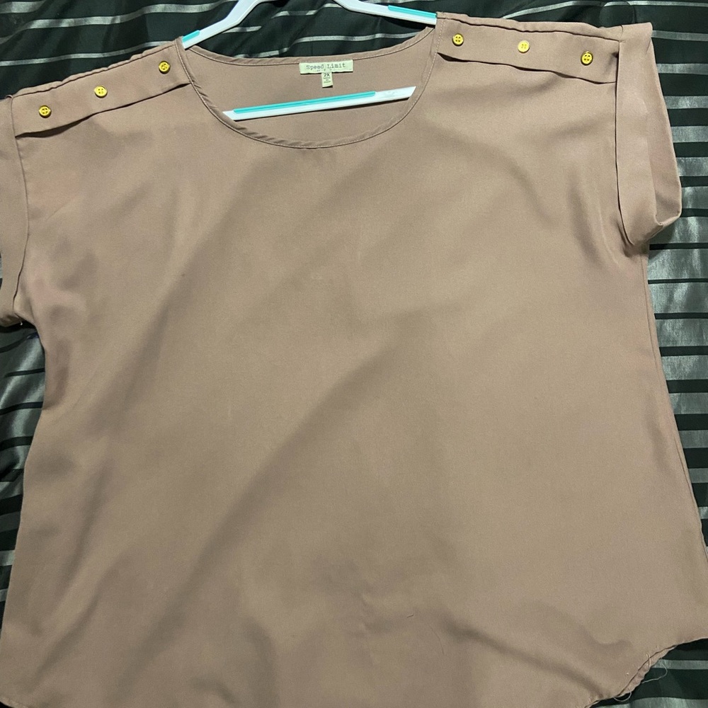 Shirts - Picture 7 of 8